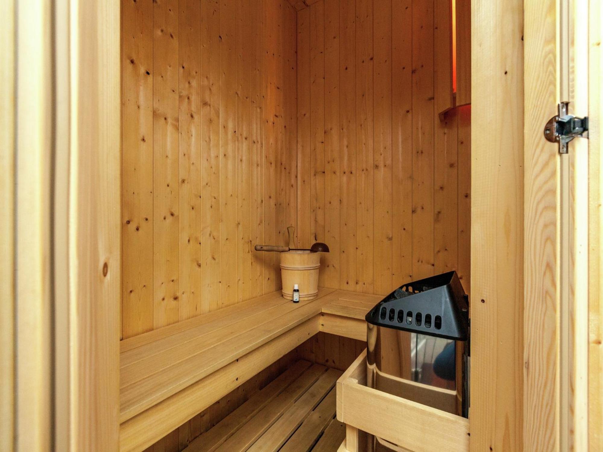 Boutique Chalet In B Llingen Near Lake Wirtzfeld Экстерьер фото